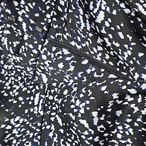 NWT Express Black Abstract Pattern Shortie Super High Rise Shorts Sz 4 - Picture 6 of 7